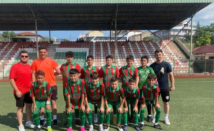 Osmaneli Belediyespor U-13 takımı 9-0 kazandı.