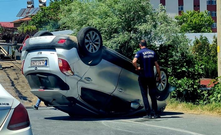 Samsun’da park halindeki araca çarpan otomobil takla attı: 1 yaralı