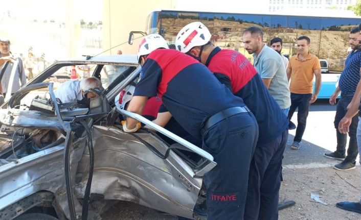 Şanlıurfa’da iki otomobil çarpıştı: 5 yaralı