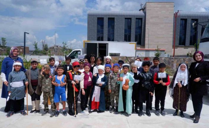Tarih yazan çocuklar büyüledi