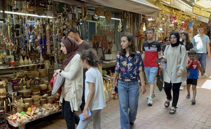 Tarihi ilçe Amasra, nüfusunun 10 katı ziyaretçi ağırlıyor