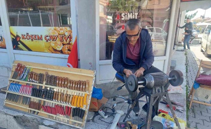 Tomarza’da bıçak bileyicileri iş başında