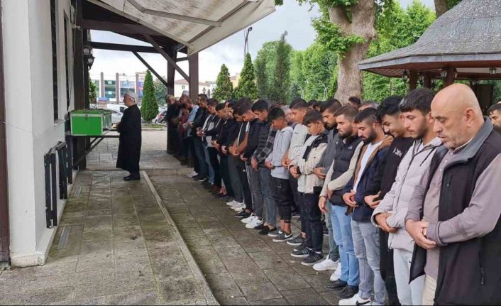 Trafik kazasında hayatını kaybeden genç defnedildi