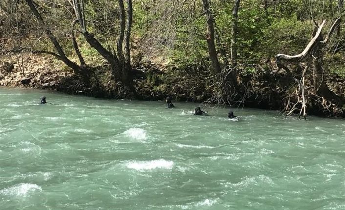 Tunceli Belediyesi dalgıç ekibinden, boğulma vakalarına karşı eğitim