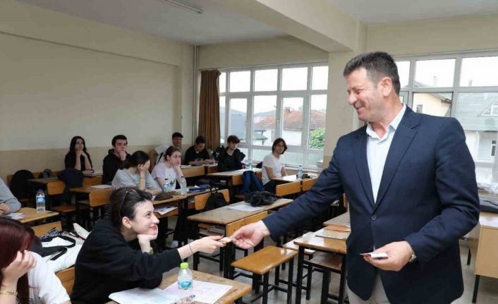 Üniversite sınavına girecek öğrencilere internet desteği