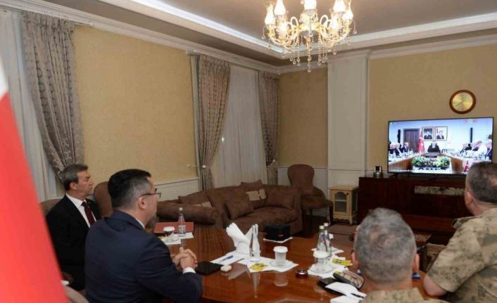 Vali Memiş video konferansa katıldı
