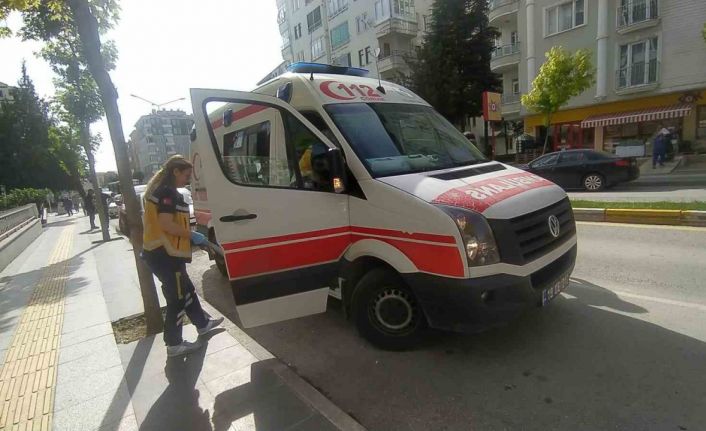 Yaşlı adam apartman girişinde ölü bulundu