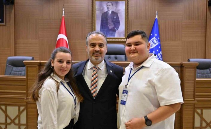 Yerel ve ulusal sorunlara genç bakış