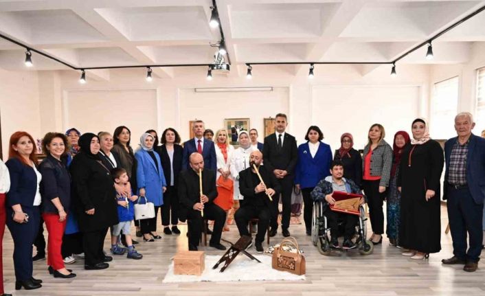 Yıl sonu sergisi ’el sanatları şölenine’ dönüştü