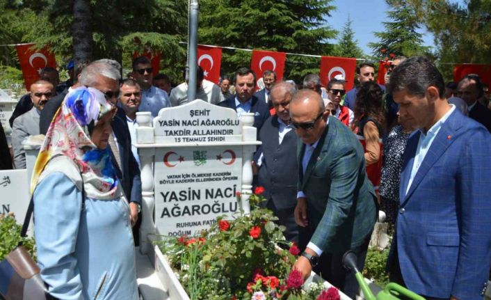 15 Temmuz Şehidi Ağaroğlu mezarı başında anıldı