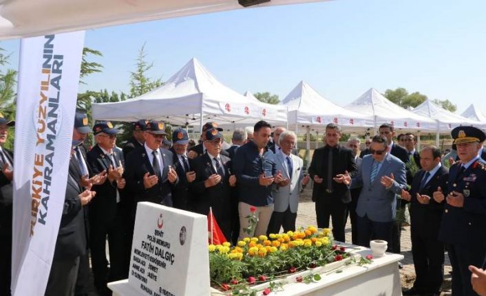 15 Temmuz Şehidi Fatih Dalgıç kabri başında dualarla anıldı