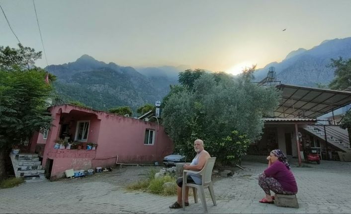 3 gündür yangını izleyen vatandaş: "Adamlar denizi dağa taşıdı"