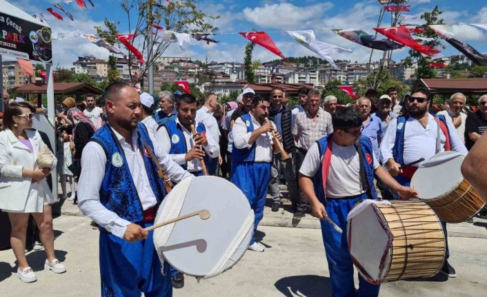 60 çocuk mehteran takımıyla sünnet coşkusu yaşadı