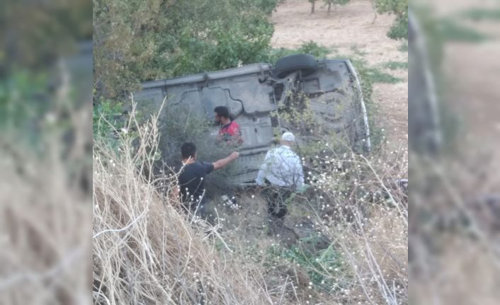 Adıyaman’da kontrolden çıkan minibüs takla attı: 7 yaralı