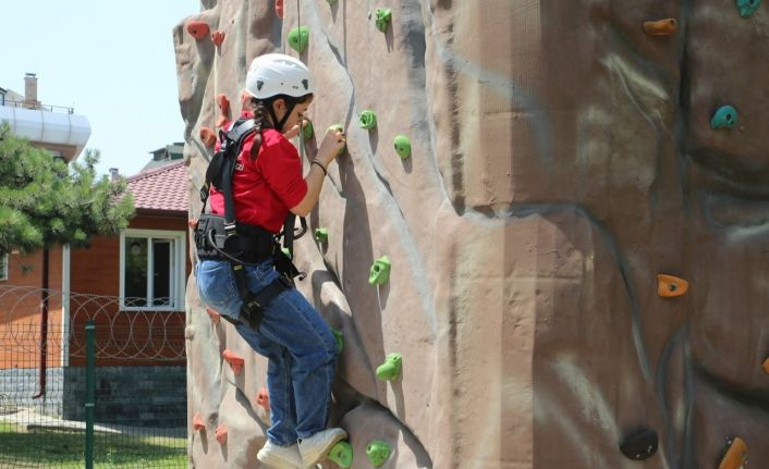 Adrenalin tutkunlarının yeni adresi Küçükçekmece’deki macera parkları