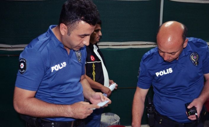 Afyonkarahisar’da kumar oynatıldığı belirlenen bir işyeri hakkında işlem başlattı