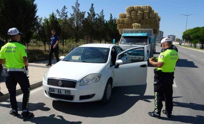 Aksaray’da asayiş ve trafik uygulamaları gündüz de devam ediyor