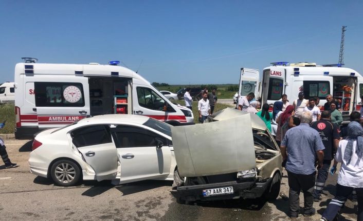 Alaçam’da kaza: 1’i ağır 9 yaralı