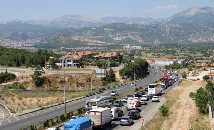 Araç kuyruğunun ucu sonu yok