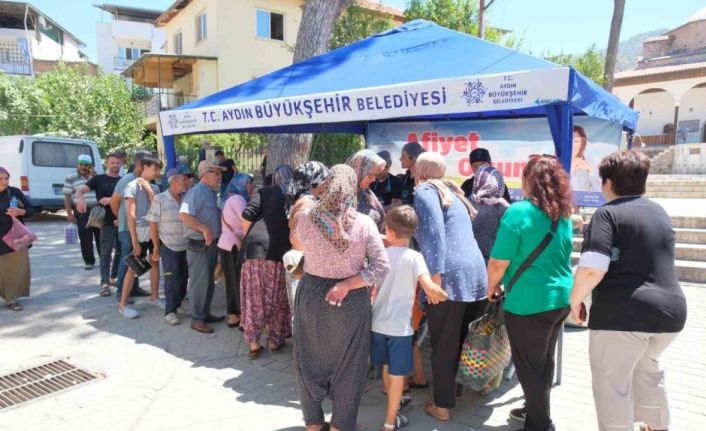 Aydın Büyükşehir Belediyesi’nden vatandaşlara aşure ikramı