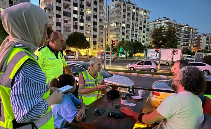 Aydın’da vatandaşlar ’trafik ve yaya güvenliği’ konularında bilgilendirildi