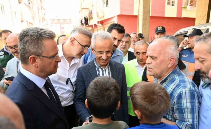 Bakan Uraloğlu’ndan bisikletleri sel sularına kapılan çocuklara sürpriz