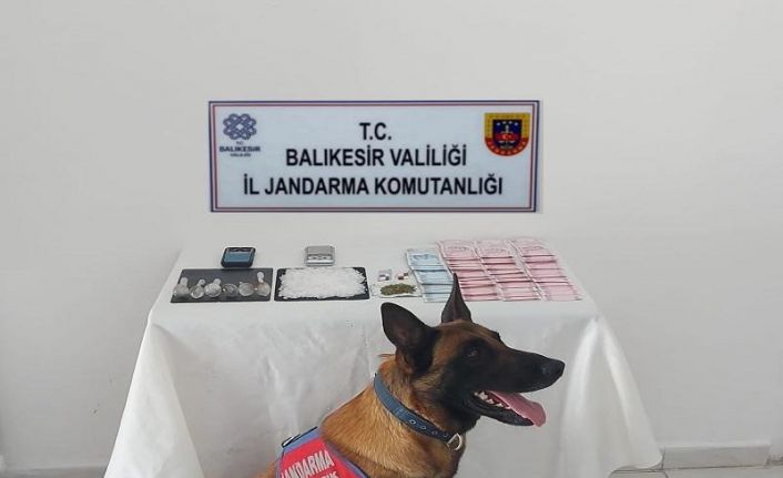 Balıkesir’de jandarmadan uyuşturucu operasyonu