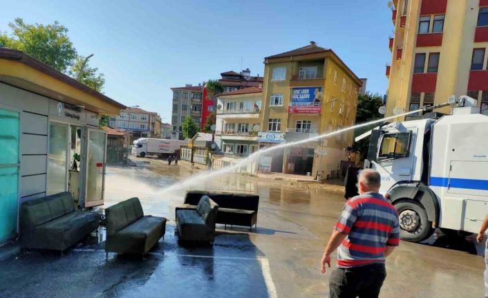 Bartın da Selin izleri TOMA ile temizlendi