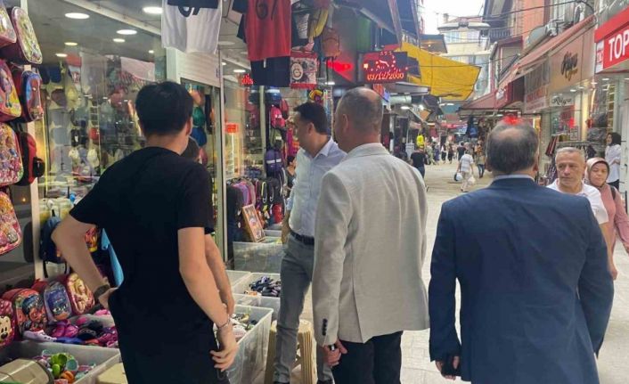 Başkan Alan, Fevzipaşa Caddesi’nde esnafları gezdi