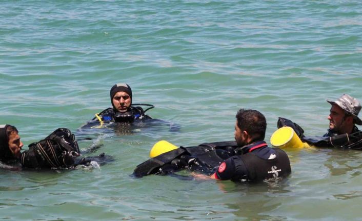 Batman’da kurbağa adamlardan boğulma olaylarına karşı tatbikat