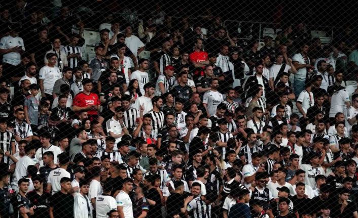 Beşiktaş Stadyumu’nda ‘yönetim istifa’ sesleri