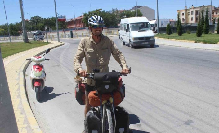 Bisikletle dünya turuna çıkan Fransız, Konya’da mola verdi