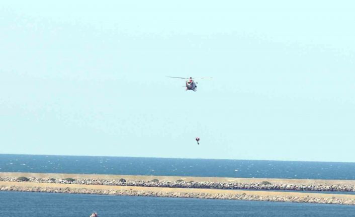 Boğulma vakalarının arttığı Samsun’da helikopterli kurtarma tatbikatı