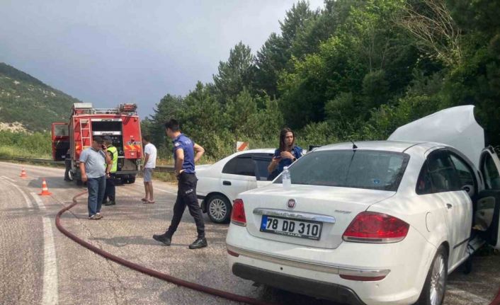 Bolu’da iki otomobil çarpıştı: 5 yaralı