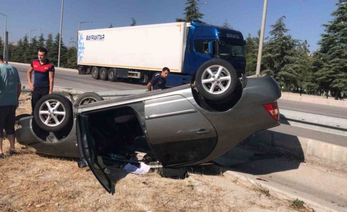 Burdur’da tırla çarpışan otomobil takla attı, sürücünün burnu bile kanamadı