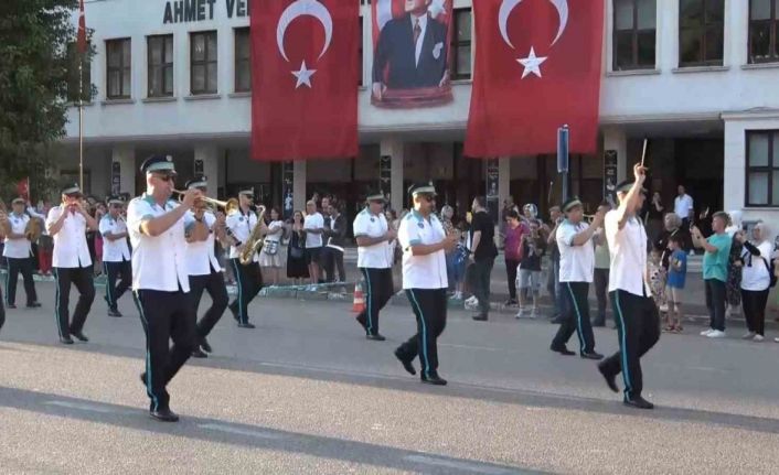 Bursalılar 15 Temmuz’un 7. yılında meydanlara akın etti