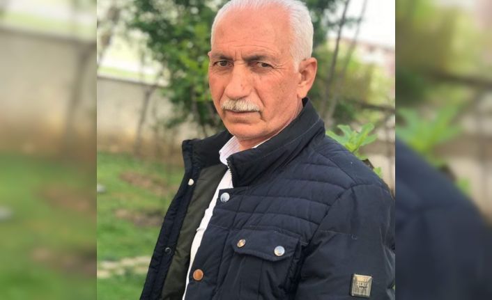 Camide namaz kılarken kalbine yenik düştü