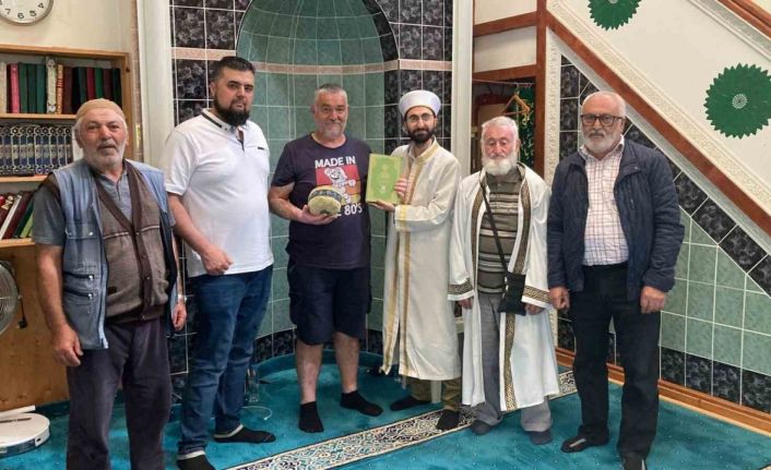 Depremzede imam Fransa’da 2 kişinin Müslüman olmasına vesile oldu