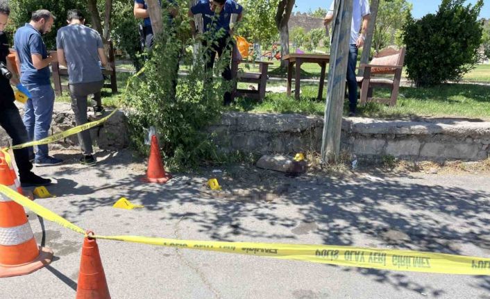 Diyarbakır’da iki esnaf arasında silahlı park kavgası: 2 yaralı