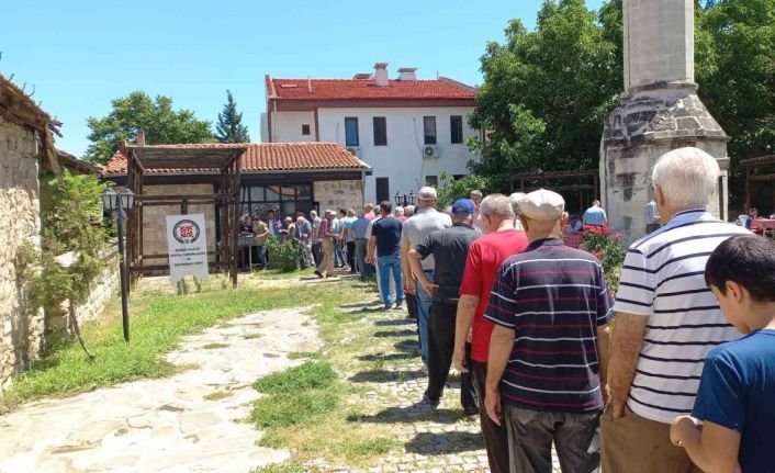 Edirne’de aşure kuyruğu