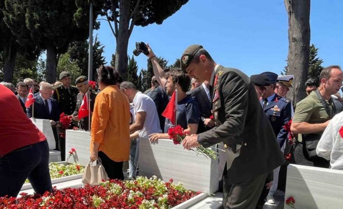 Edirnekapı Şehitliği’nde 15 Temmuz şehitleri için tören düzenlendi