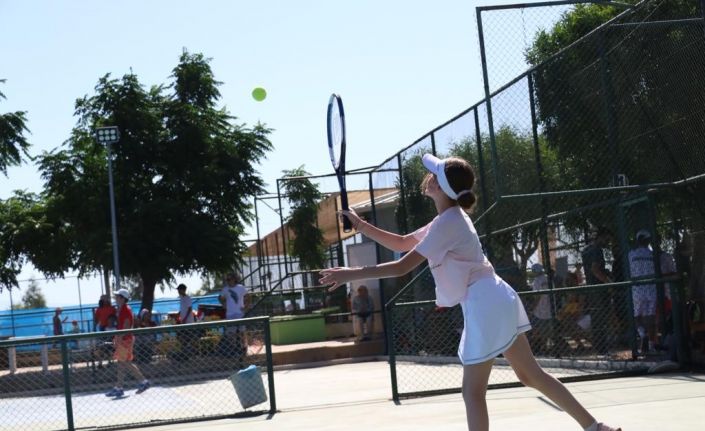 Ege’nin tenis yıldızları Didim’de buluştu