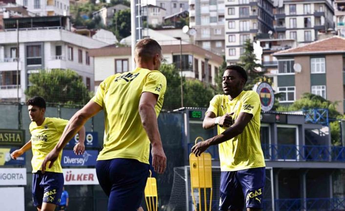 Fenerbahçe, yeni sezon hazırlıklarını sürdürdü