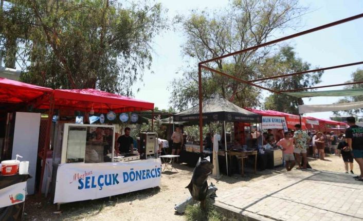 Festivaller kenti Selçuk’ta WAF, esnafa can suyu gençlere nefes oldu