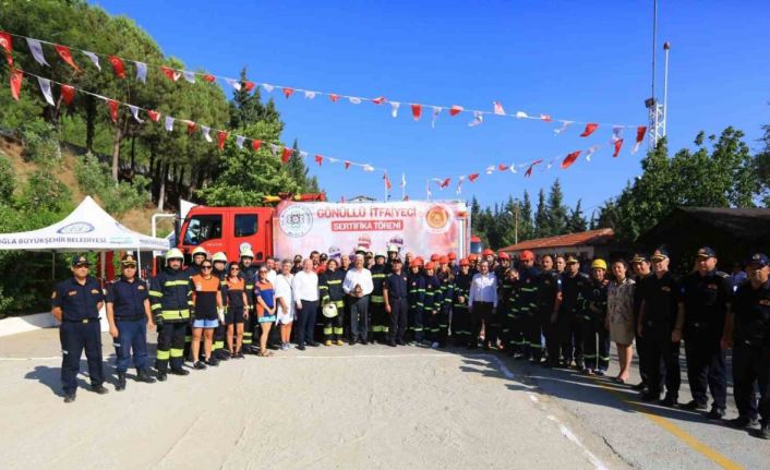 Gönüllü İtfaiyeciler sertifikalarını aldı