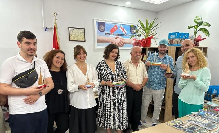 Gürcülerden Sinop’taki kütüphaneye hediye 500 kitap