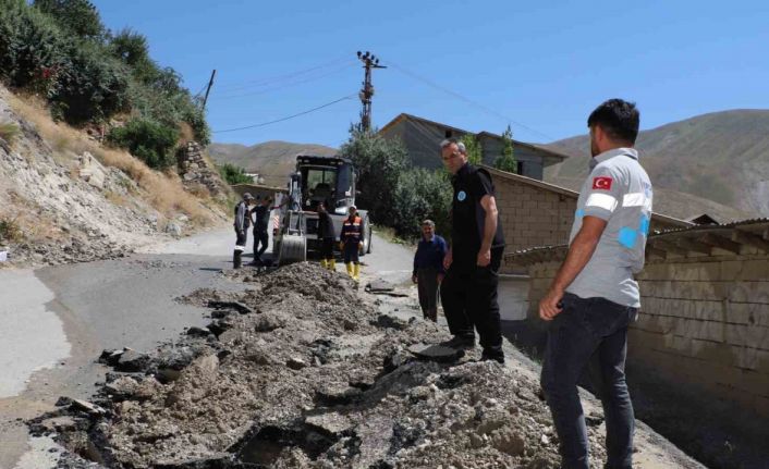 Hakkari’deki su arıza işçilerinin zorlu mesaisi