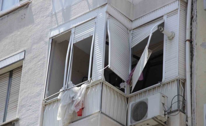 İzmir’de doğalgaz borusu patladı, baba-oğul yaralandı