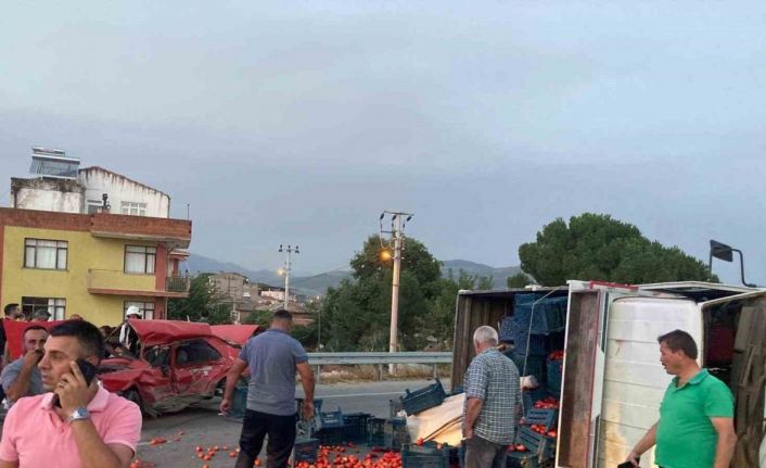 İzmir’de kamyonetle çarpışan otomobilin sürücüsü hayatını kaybetti