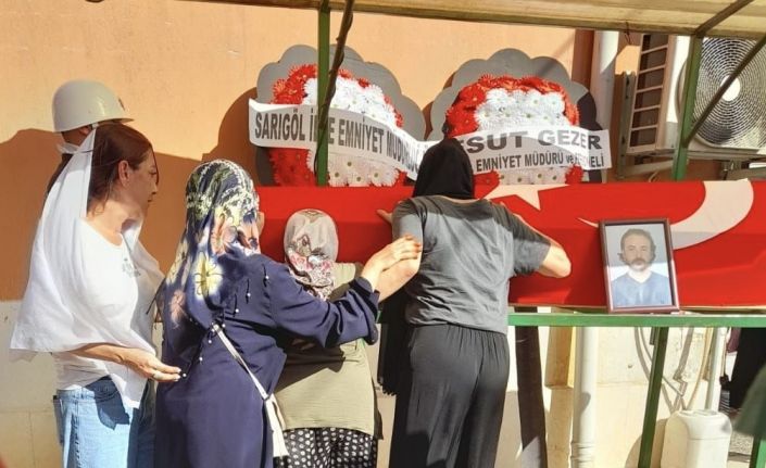 Kalp krizinden hayatını kaybeden polis Manisa’da toprağa verildi